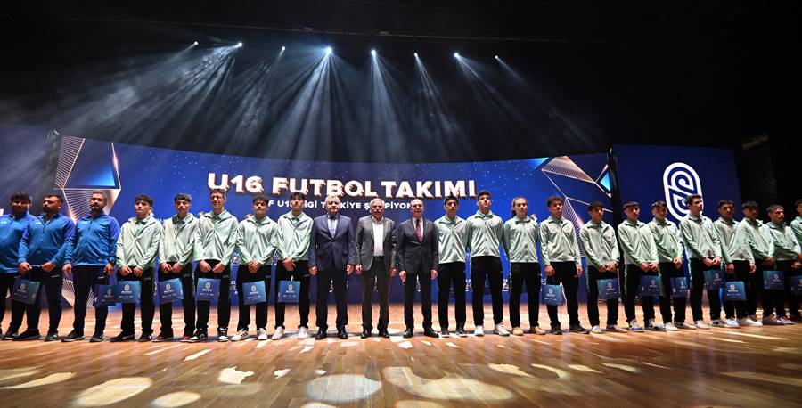 Selçuklu’nun başarısı salona sığmadı 31